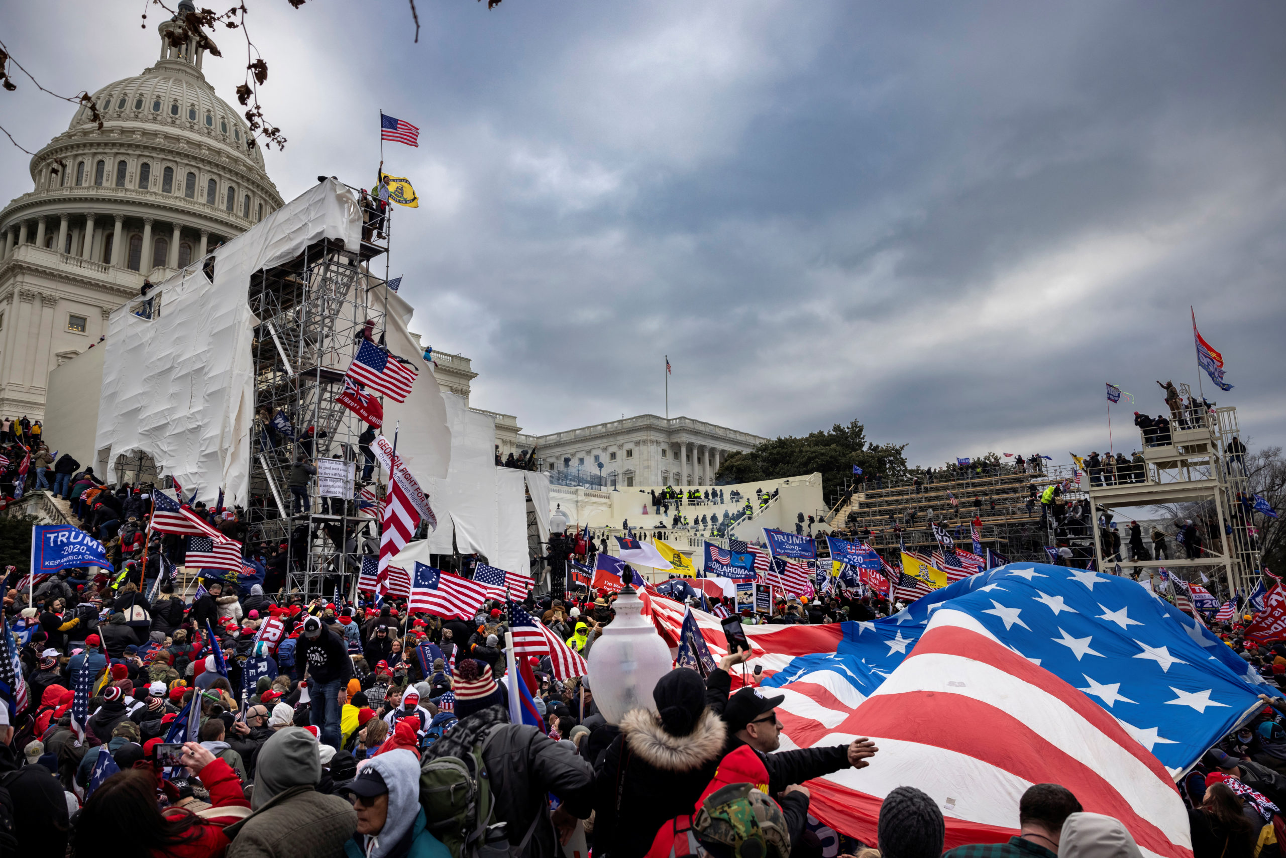 Oath Keepers: Nearly 40 Gov't Worker Emails Linked to Extremist Group