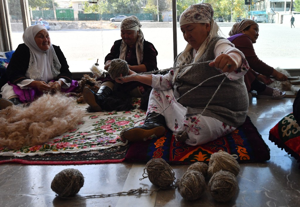 Weaving Income As Low- and Middle-Income Countries Grapple with the Megatrend of Aging ...