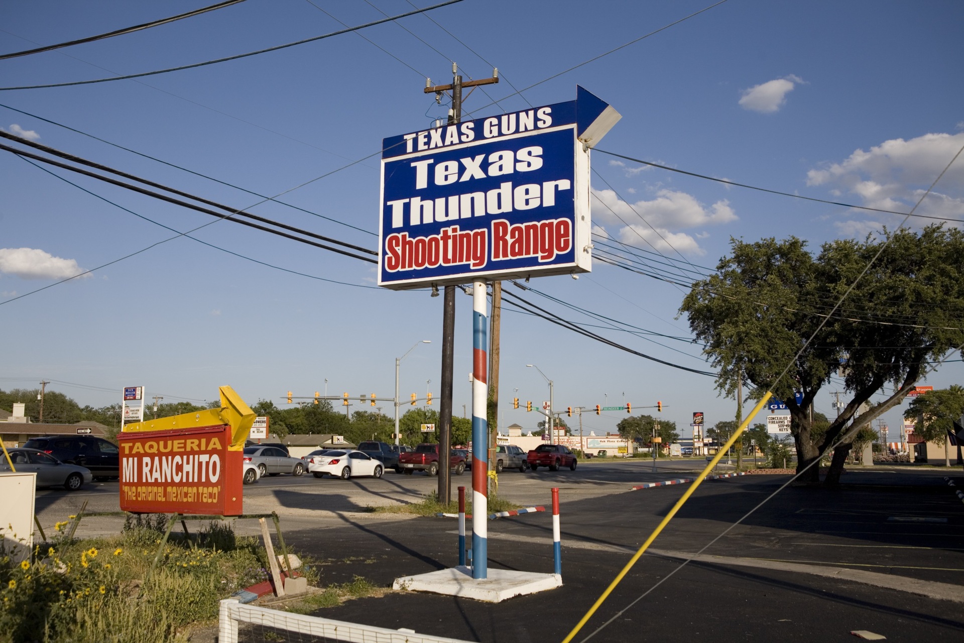 Texas Gun Dealer near U.S.-Mexico border